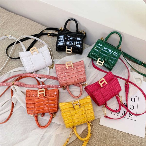 factory wholesale new 2023 net red same bright leather crocodile pattern small square new leisure single shoulder women's messenger
factory wholesale new 2023 net red same bright leather crocodile pattern small square new leisure single shoulder women's messenger