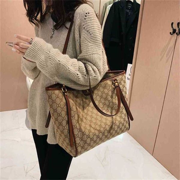 autumn and winter high-capacity canvas bag women's new tote out portable shoulder purse black friday
autumn and winter high-capacity canvas bag women's new tote out portable shoulder purse black friday