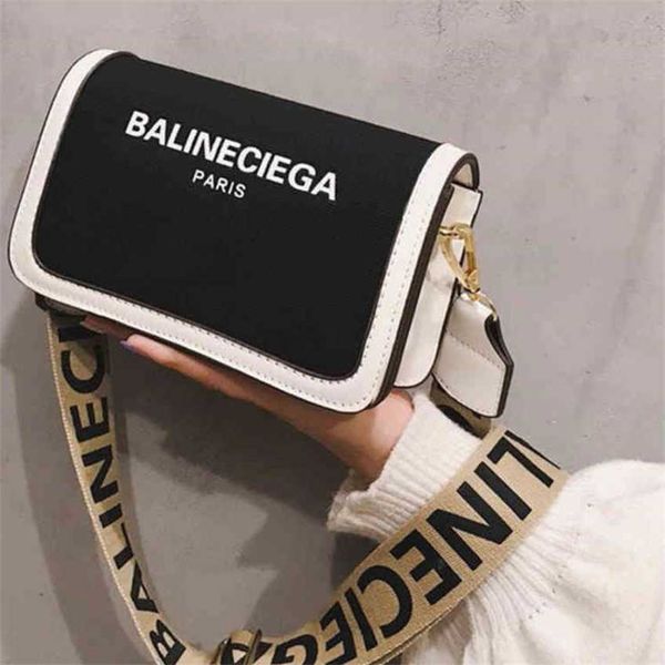 bags small black bag texture women's new sling one shoulder bag messenger purse 
bags small black bag texture women's new sling one shoulder bag messenger purse