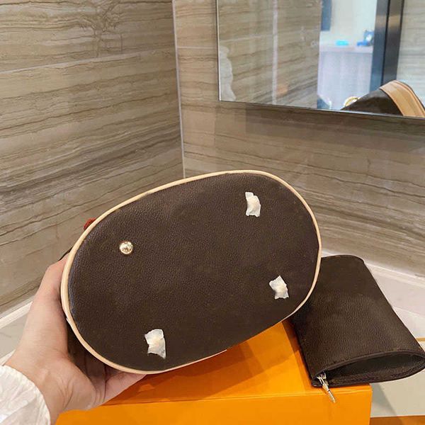 designer luxury women the tote bag fashion versatile handbags shoulder crossbody bags purse tories totes large capacity saddle wallets 7a xq
designer luxury women the tote bag fashion versatile handbags shoulder crossbody bags purse tories totes large capacity saddle wallets 7a xq
