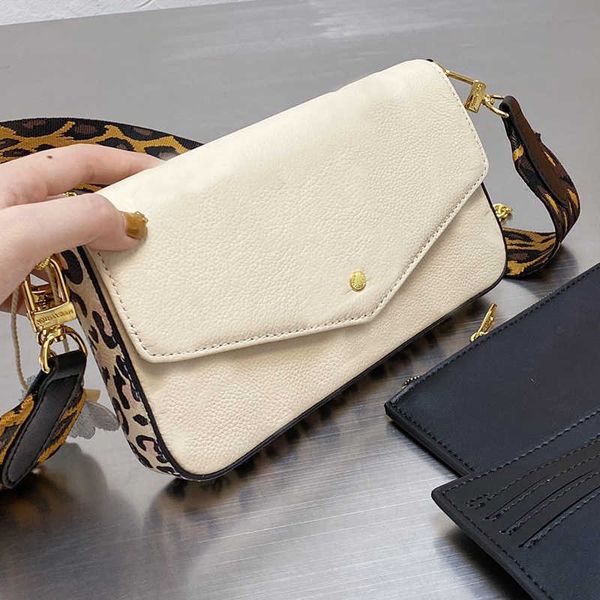 designer luxury women the tote bag fashion versatile handbags shoulder crossbody bags purse tories totes large capacity saddle wallets 7a pe
designer luxury women the tote bag fashion versatile handbags shoulder crossbody bags purse tories totes large capacity saddle wallets 7a pe