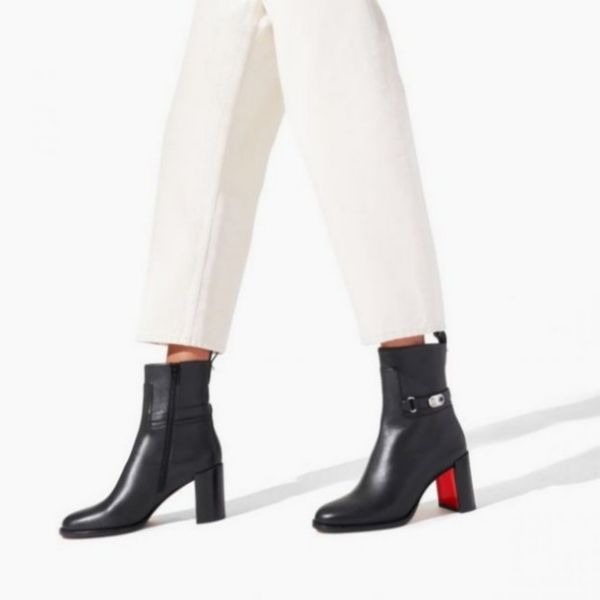 22s the timeless lock booty red soles ankle boots feature attractive simple lines 70 mm heel design and delicate style, Black
22s the timeless lock booty red soles ankle boots feature attractive simple lines 70 mm heel design and delicate style, Black