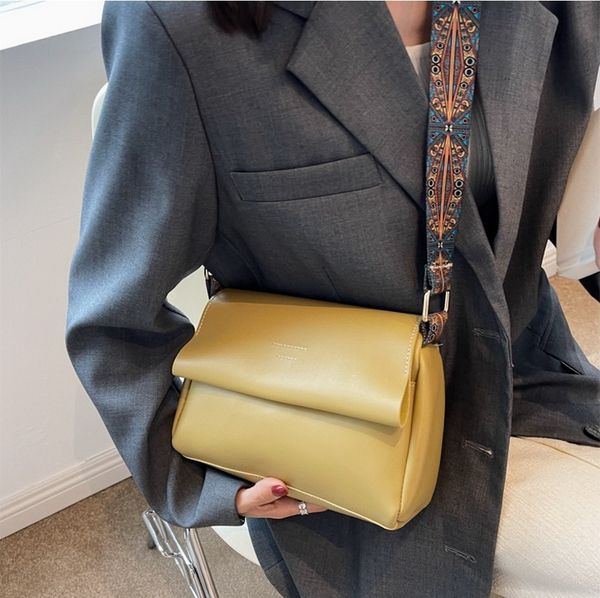 classic luxurys designers shoulder bag letter handbags wallet flap 2022 women crossbody purses fashion bags chains cross body ladies handbag, Black;red
classic luxurys designers shoulder bag letter handbags wallet flap 2022 women crossbody purses fashion bags chains cross body ladies handbag, Black;red