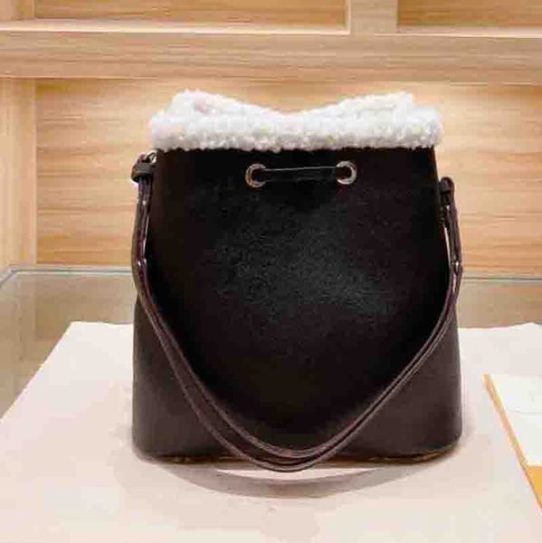 designer luxury women bags handbags totes bag womens crossbody handbag loulou lvs fashion capacity versatile shoulder pursest 7a quality 6ov
designer luxury women bags handbags totes bag womens crossbody handbag loulou lvs fashion capacity versatile shoulder pursest 7a quality 6ov