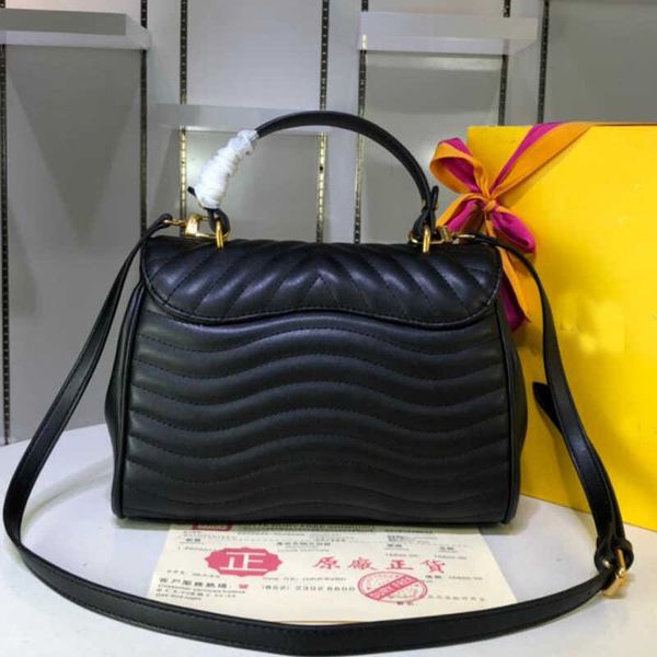 designer luxury women the tote bag fashion versatile handbags shoulder crossbody bags purse tories totes large capacity saddle wallets 7a 80
designer luxury women the tote bag fashion versatile handbags shoulder crossbody bags purse tories totes large capacity saddle wallets 7a 80