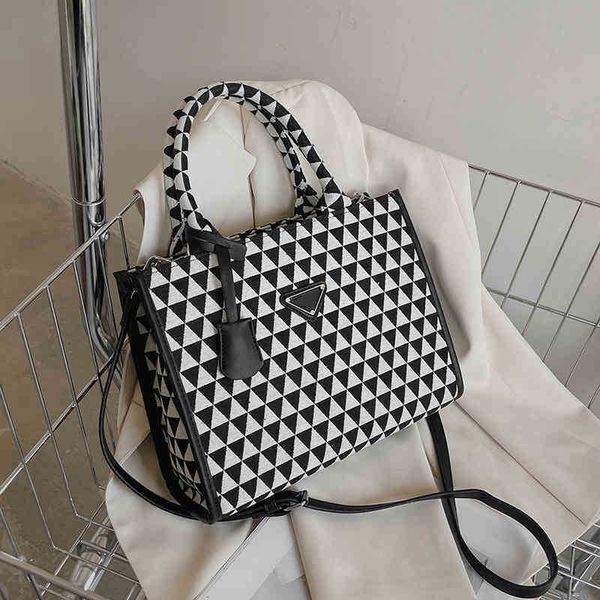 bags canvas bag women's 2022 new high-capacity contrast handbag geometric lattice pattern sling single shoulder messenger tote bag purs
bags canvas bag women's 2022 new high-capacity contrast handbag geometric lattice pattern sling single shoulder messenger tote bag purs