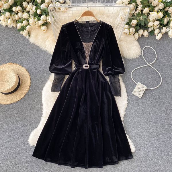 small design lantern sleeve dress with mesh stitching high sense of waist closing small black skirts, Black;gray
small design lantern sleeve dress with mesh stitching high sense of waist closing small black skirts, Black;gray