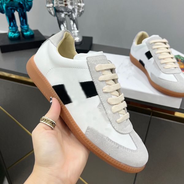 classic mm shoes retro designer margiela casual sports shoes for men and women flat wear-resistant sole simple design size 35-45
classic mm shoes retro designer margiela casual sports shoes for men and women flat wear-resistant sole simple design size 35-45