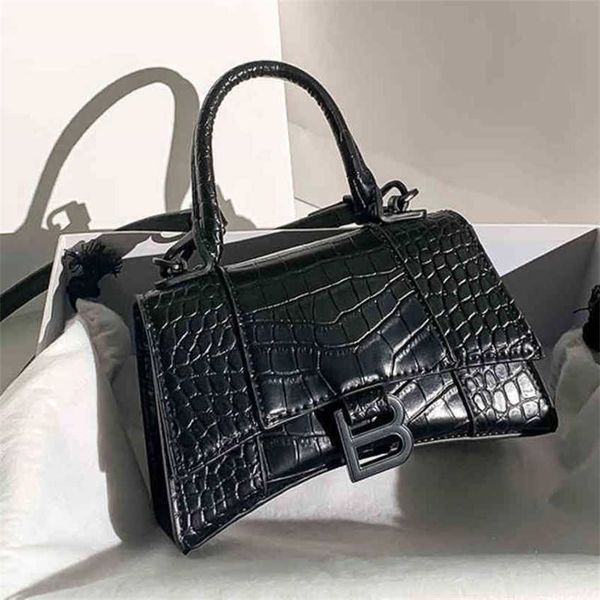 handbags outlet 2022 new portable sling single shoulder messenger crocodile hourglass bag women's bag leather mini
handbags outlet 2022 new portable sling single shoulder messenger crocodile hourglass bag women's bag leather mini