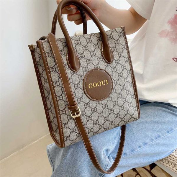 music new foreign style simple sling single shoulder women's large capacity messenger hand fashion versatile bag
music new foreign style simple sling single shoulder women's large capacity messenger hand fashion versatile bag