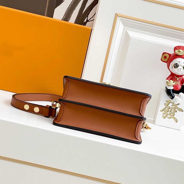 designer luxury women the tote bag fashion versatile handbags shoulder crossbody bags purse tories totes large capacity saddle wallets 7a 5h
designer luxury women the tote bag fashion versatile handbags shoulder crossbody bags purse tories totes large capacity saddle wallets 7a 5h