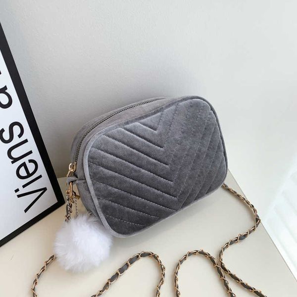 popular plush bag for women in autumn and winter 2022 a new type of pure wool cute and simple versatile chain one shoulder messenger bag
popular plush bag for women in autumn and winter 2022 a new type of pure wool cute and simple versatile chain one shoulder messenger bag