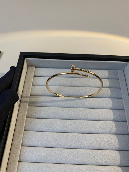 designer nail banglest woman's rose gold bangle t simple luxury party nail bangles jewelry dust bag, Black
designer nail banglest woman's rose gold bangle t simple luxury party nail bangles jewelry dust bag, Black