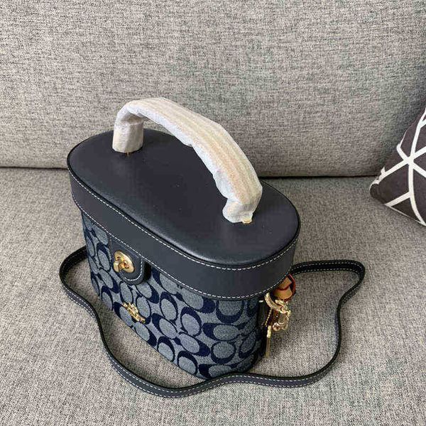 designer luxury women the tote bag fashion versatile handbags shoulder crossbody bags purse telfars totes large capacity saddle wallets 7a 8
designer luxury women the tote bag fashion versatile handbags shoulder crossbody bags purse telfars totes large capacity saddle wallets 7a 8