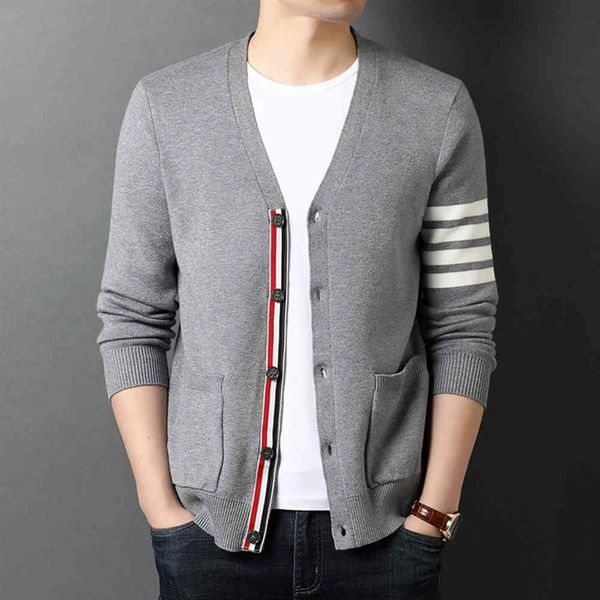 men's sweater fashion brand men's tb shoulder strap and neckline cardigan casual stripe cotton coat british style 10093076, White;black
men's sweater fashion brand men's tb shoulder strap and neckline cardigan casual stripe cotton coat british style 10093076, White;black