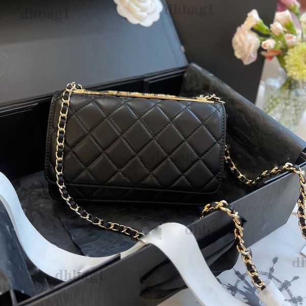 classical trendy woc flap bag steel carved light gold buckle sheepskin black genuine leather diamond lattice luxury shoulder crossbody walle
classical trendy woc flap bag steel carved light gold buckle sheepskin black genuine leather diamond lattice luxury shoulder crossbody walle