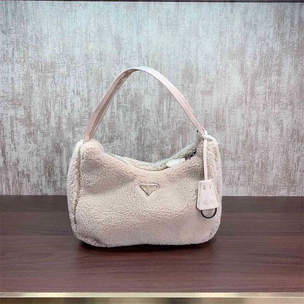 clearance autumn and winter leisure white dig bag dumpling zipper horizontal square soft handle solid color medium
clearance autumn and winter leisure white dig bag dumpling zipper horizontal square soft handle solid color medium