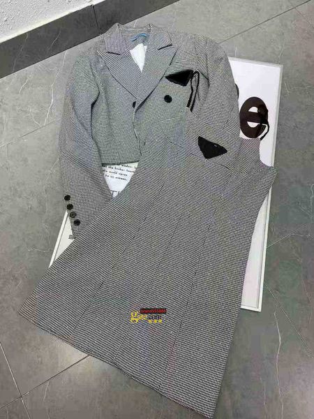 23s women's tracksuits jackets with dress sets embroidery outwears for lady track suit fashion high-quality coats long sleeves two-piec, Gray
23s women's tracksuits jackets with dress sets embroidery outwears for lady track suit fashion high-quality coats long sleeves two-piec, Gray