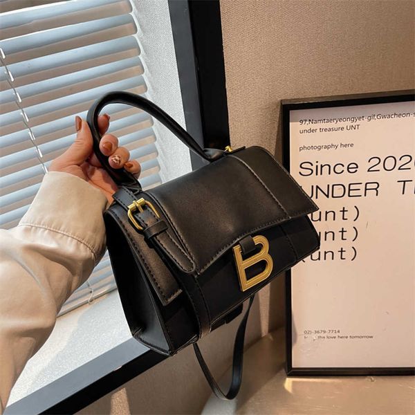 factory wholesale new 2023 women's autumn and shoulder crossbody handbag new texture personality ins small square
factory wholesale new 2023 women's autumn and shoulder crossbody handbag new texture personality ins small square