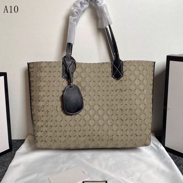 women's handbag fashion shopping bags letter embroidered leather splicing leather handle available on both sides large capacity messeng
women's handbag fashion shopping bags letter embroidered leather splicing leather handle available on both sides large capacity messeng