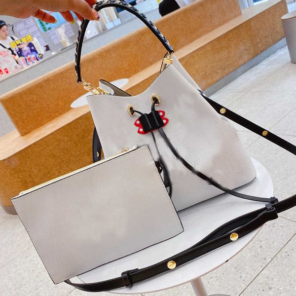 designer luxury women the tote bag fashion versatile handbags shoulder crossbody bags purse tories totes large capacity saddle wallets 7a fo
designer luxury women the tote bag fashion versatile handbags shoulder crossbody bags purse tories totes large capacity saddle wallets 7a fo