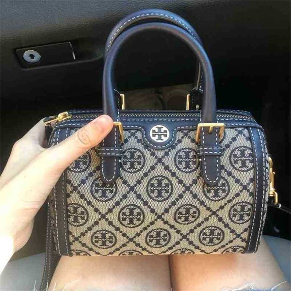 designer handbags torysburchs bag pillow 2022 mini barrel canvas portable diagonal fashion shoulder crossbody zc
designer handbags torysburchs bag pillow 2022 mini barrel canvas portable diagonal fashion shoulder crossbody zc
