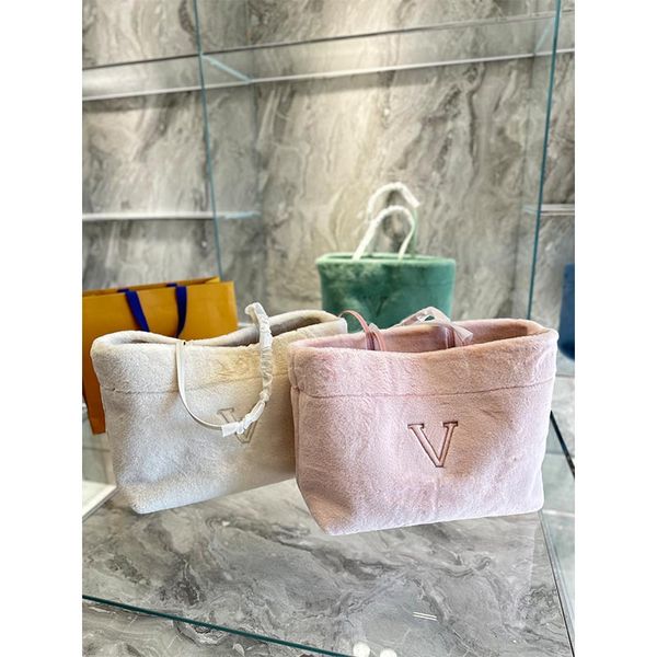 evening bags 2022 winter luxury designer teddy totes women casual large handbag new fashion underarm shopping bag five colors
evening bags 2022 winter luxury designer teddy totes women casual large handbag new fashion underarm shopping bag five colors
