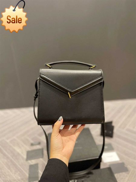 luxury designer handbags shoulder bag crossbody bags tote 2023 autumn new women's bag old hardware textured postman's letter flap
luxury designer handbags shoulder bag crossbody bags tote 2023 autumn new women's bag old hardware textured postman's letter flap