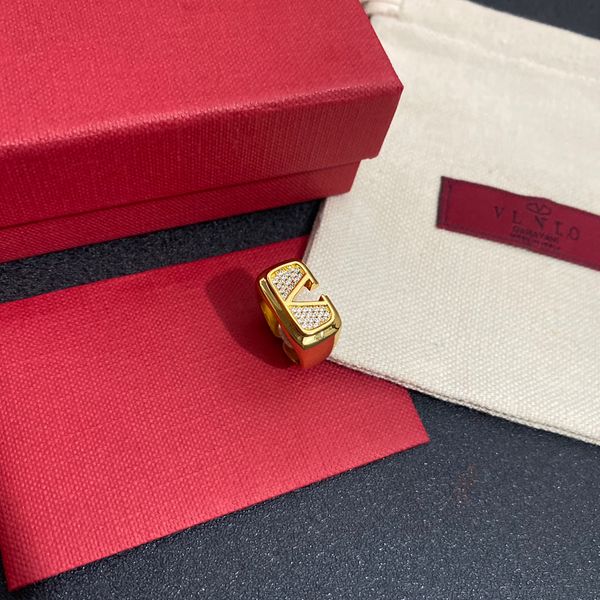 exquisite fashionable and elegant rings charm high-end brand ring niche design style young people's popular style exclusive brand gold, Golden;silver
exquisite fashionable and elegant rings charm high-end brand ring niche design style young people's popular style exclusive brand gold, Golden;silver