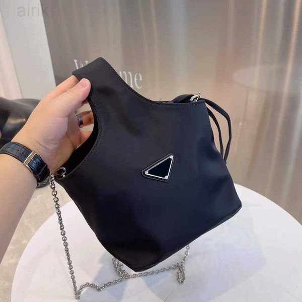 luxurys designers bags women handbag chain shoulder bag outdoor leisure handbags soft creative high capacity lady purse
luxurys designers bags women handbag chain shoulder bag outdoor leisure handbags soft creative high capacity lady purse