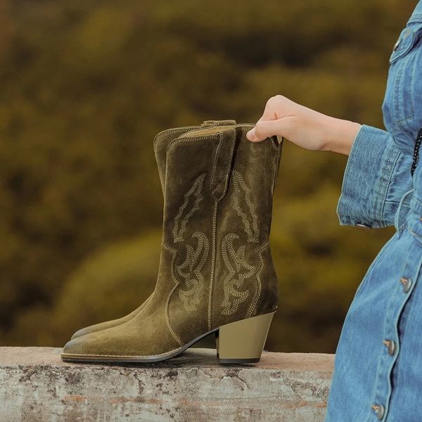 stitched botas cowgirl short boots woman slip on embroidery chunky heel street shoes cow suede women western boots, Black
stitched botas cowgirl short boots woman slip on embroidery chunky heel street shoes cow suede women western boots, Black