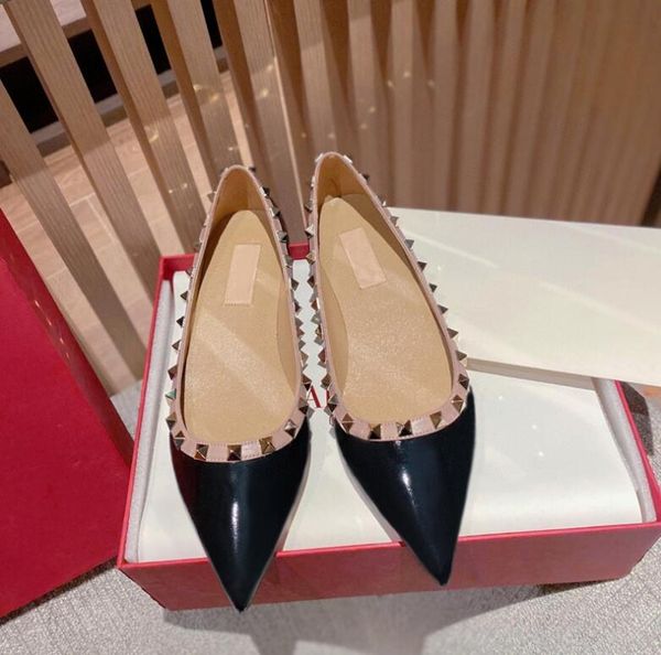 designer shoes flat rivets sandals pointed toe black patent leather shiny wedding shoes shallow classics v women shoe with boa and dust bag
designer shoes flat rivets sandals pointed toe black patent leather shiny wedding shoes shallow classics v women shoe with boa and dust bag