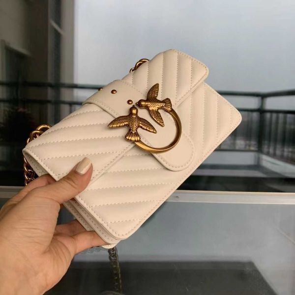 pinkoos bags 2022 spring and summer high-grade swallow high new sheepskin single shoulder cross body chain yzl
pinkoos bags 2022 spring and summer high-grade swallow high new sheepskin single shoulder cross body chain yzl