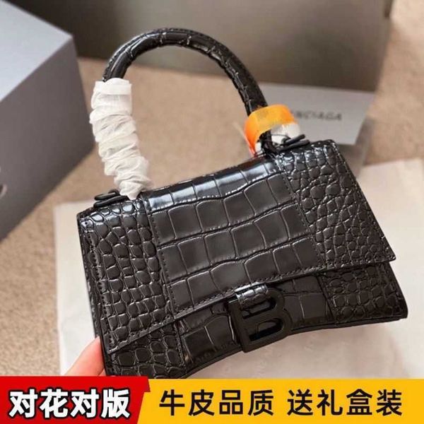 designer hourglas bags balencaigass handbags leather hourglas light luxury womens autumn and winter foreign style advanced feeling b lette h
designer hourglas bags balencaigass handbags leather hourglas light luxury womens autumn and winter foreign style advanced feeling b lette h