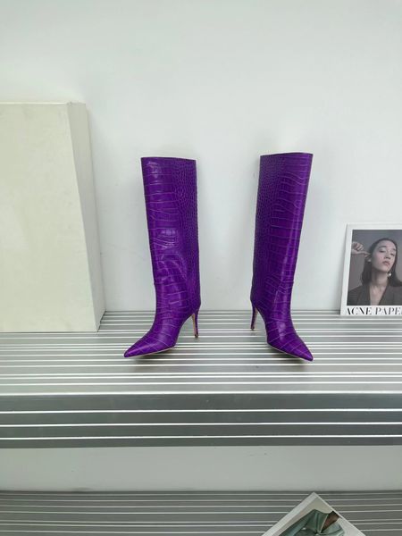 serpentine cowhide high heel boots with pointed toe fall/winter 2022 normcore & minimalist bold color palettes, Black
serpentine cowhide high heel boots with pointed toe fall/winter 2022 normcore & minimalist bold color palettes, Black