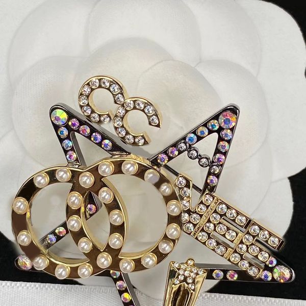 2022 new brooches fashion luxury brand designer diamond pearl star pins wedding party valentine's day gift jewelry belt box with stamp, Gray
2022 new brooches fashion luxury brand designer diamond pearl star pins wedding party valentine's day gift jewelry belt box with stamp, Gray