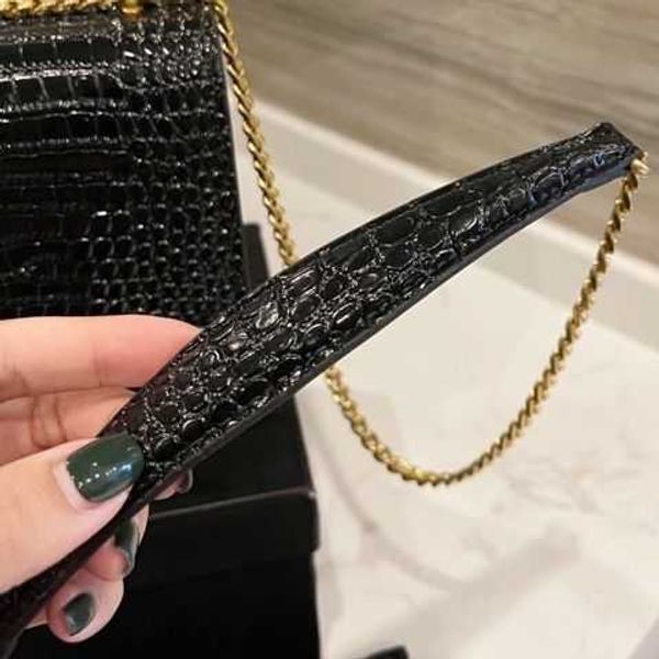 r handbags shoulder bag tote genuine leather gift box 2023 new shoulders crossbody bags factory low price direct sale
r handbags shoulder bag tote genuine leather gift box 2023 new shoulders crossbody bags factory low price direct sale