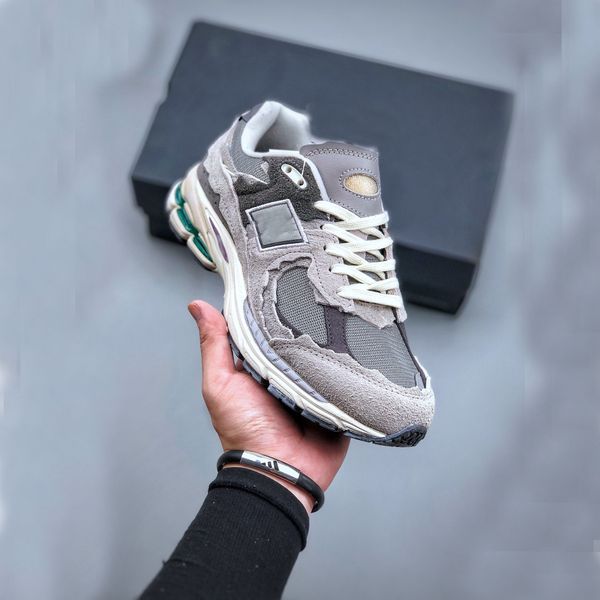 quality 2002r running shoes men women fashion runner light grey incense nightwatch green protection pack pink white lagoon phantom black
quality 2002r running shoes men women fashion runner light grey incense nightwatch green protection pack pink white lagoon phantom black