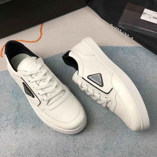elegant design brushed leather sneakers shoes men enameled triangle re-nylon men low casual skateboard walking white black eu38-46 with box
elegant design brushed leather sneakers shoes men enameled triangle re-nylon men low casual skateboard walking white black eu38-46 with box