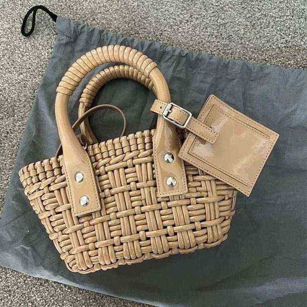 designer luxury womens bag balencigas handbag b-shaped paris single shoulder messenger fashion square gift shoulder oblique span versatile h
designer luxury womens bag balencigas handbag b-shaped paris single shoulder messenger fashion square gift shoulder oblique span versatile h