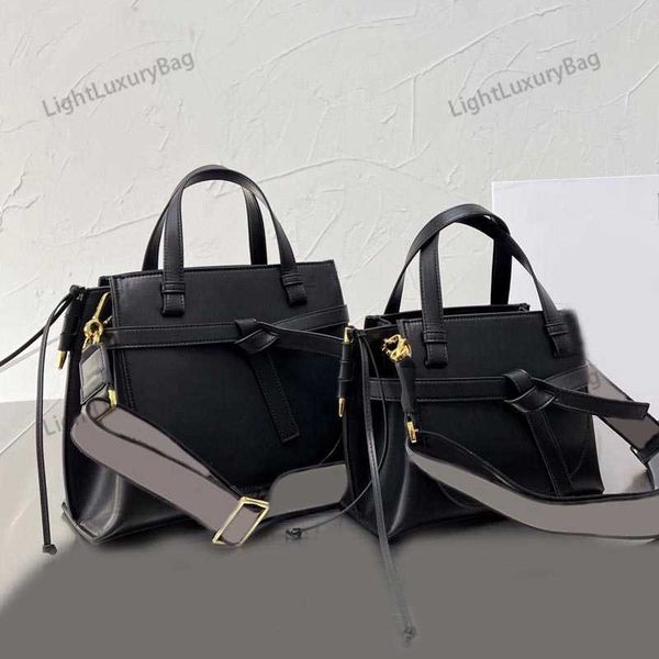 5a handbag designer leather fashion tote for women light luxury classic famous brand fashion bags 221031
5a handbag designer leather fashion tote for women light luxury classic famous brand fashion bags 221031