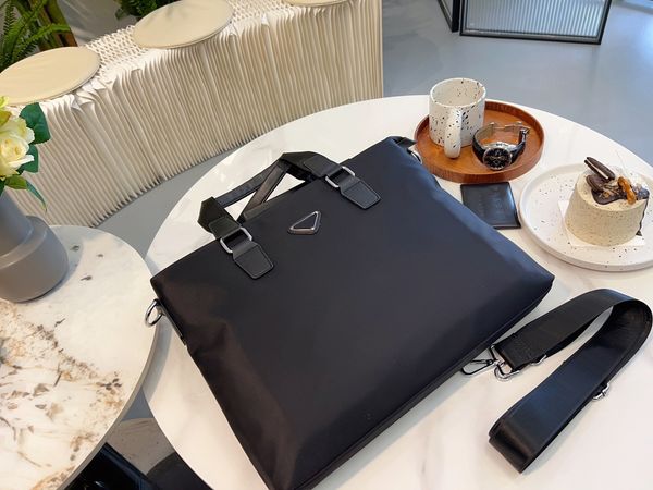 embroidered nylon lapbagsluxury briefcase men business bag computer bag designer letter zipper messenger nameplates totes multifunctional ha
embroidered nylon lapbagsluxury briefcase men business bag computer bag designer letter zipper messenger nameplates totes multifunctional ha