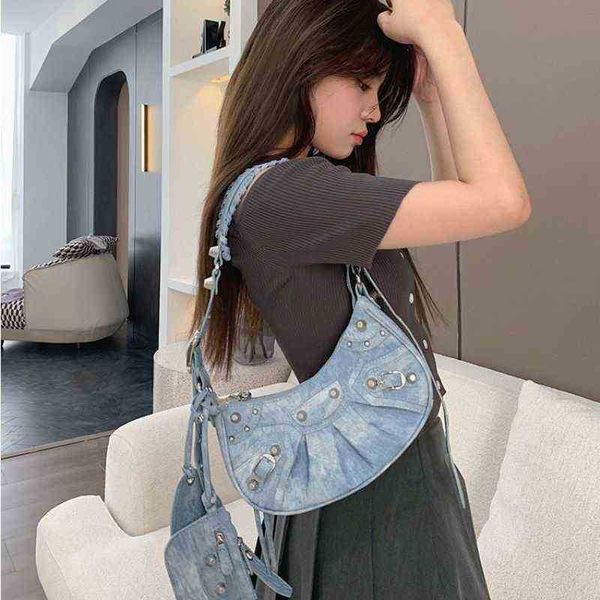 designer luxury womens bag balencigas handbag b-shaped paris single shoulder messenger fashion square gift shoulder oblique span versatile h
designer luxury womens bag balencigas handbag b-shaped paris single shoulder messenger fashion square gift shoulder oblique span versatile h