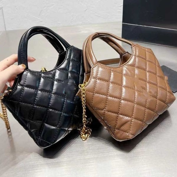 luxury designer handbags shoulder bag crossbody bag tote woman's small shopping bags and large bags can be casually matched to create f
luxury designer handbags shoulder bag crossbody bag tote woman's small shopping bags and large bags can be casually matched to create f