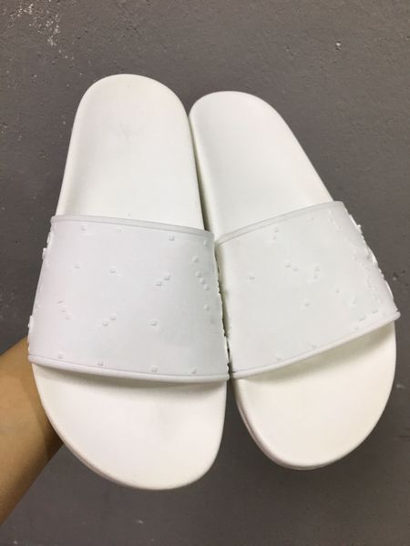 2022 women luxury designer sandals slippers leather summer flat slipper embroidery fashion beach woman big head rainbow letters 35-45 with b, Black
2022 women luxury designer sandals slippers leather summer flat slipper embroidery fashion beach woman big head rainbow letters 35-45 with b, Black