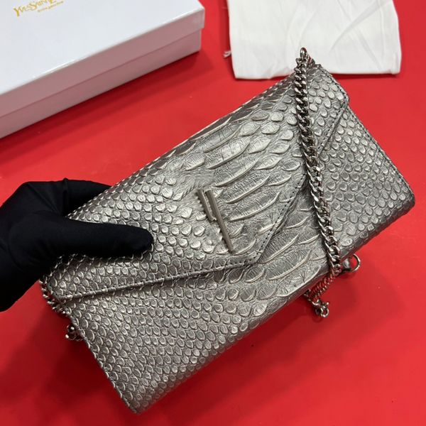 flap crossbody bag messenger shoulder bags fashion alligator genuine leather handbags purse metal hardware letter hasp women clutch wallets
flap crossbody bag messenger shoulder bags fashion alligator genuine leather handbags purse metal hardware letter hasp women clutch wallets