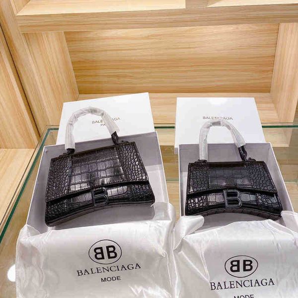 bags designer balencigas crossbody 2022 women's hourglass crocodile pattern leather cowhide graffiti one shoulder messenge
bags designer balencigas crossbody 2022 women's hourglass crocodile pattern leather cowhide graffiti one shoulder messenge