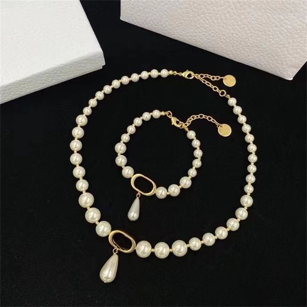 women men designer necklace luxury jewelry gold chain d letter pendant charm friendship fashion cuff bracelet set silver rose party wedding
women men designer necklace luxury jewelry gold chain d letter pendant charm friendship fashion cuff bracelet set silver rose party wedding