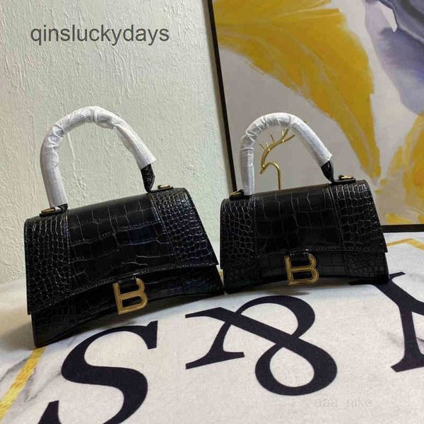 luxury balencaig bags outlet 2022 new mini bag leather trend hourglass b buckle cow women's handheld straddle pxk2
luxury balencaig bags outlet 2022 new mini bag leather trend hourglass b buckle cow women's handheld straddle pxk2