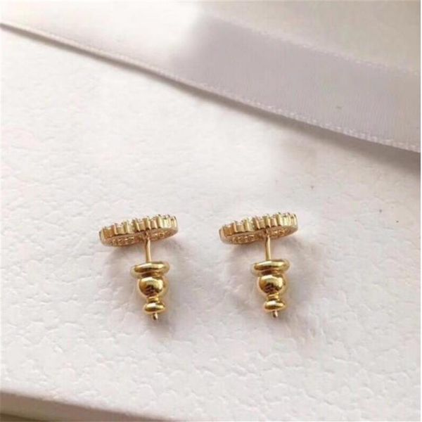 with box fashion brand have stamps stud pearl designer earrings lady women party wedding lovers gift engagement luxury jewelry for248a, Golden;silver
with box fashion brand have stamps stud pearl designer earrings lady women party wedding lovers gift engagement luxury jewelry for248a, Golden;silver